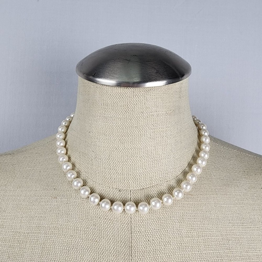 VINTAGE White Faux Pearl Knotted Necklace